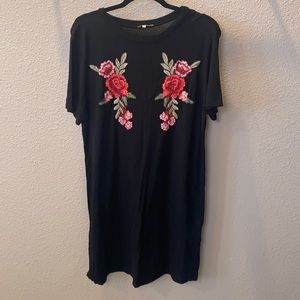T shirt dress with rose embroidery